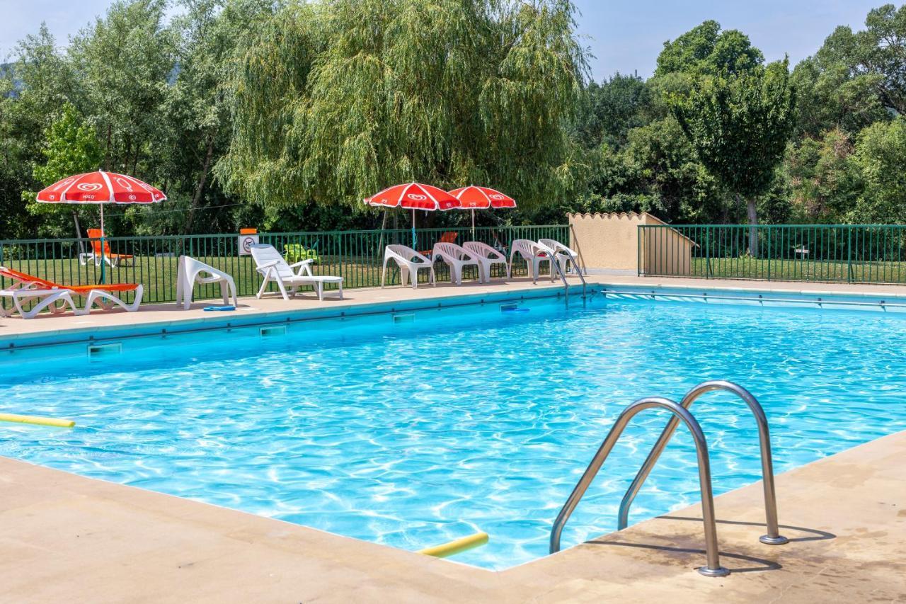 Camping Sites Et Paysages Les Pres Hauts ซิสเตรง ภายนอก รูปภาพ