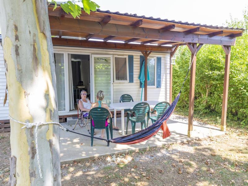 Camping Sites Et Paysages Les Pres Hauts ซิสเตรง ภายนอก รูปภาพ