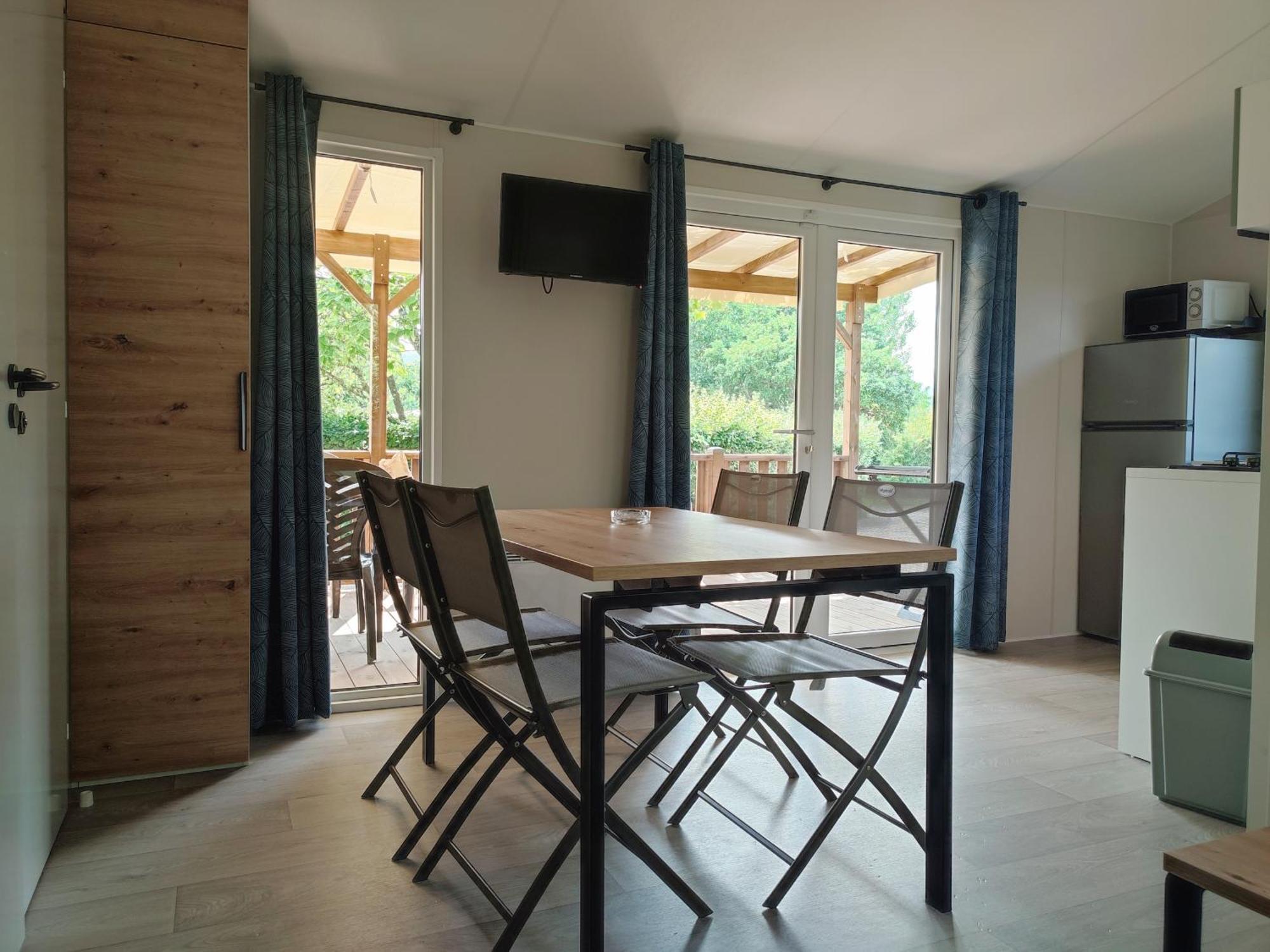 Camping Sites Et Paysages Les Pres Hauts ซิสเตรง ภายนอก รูปภาพ