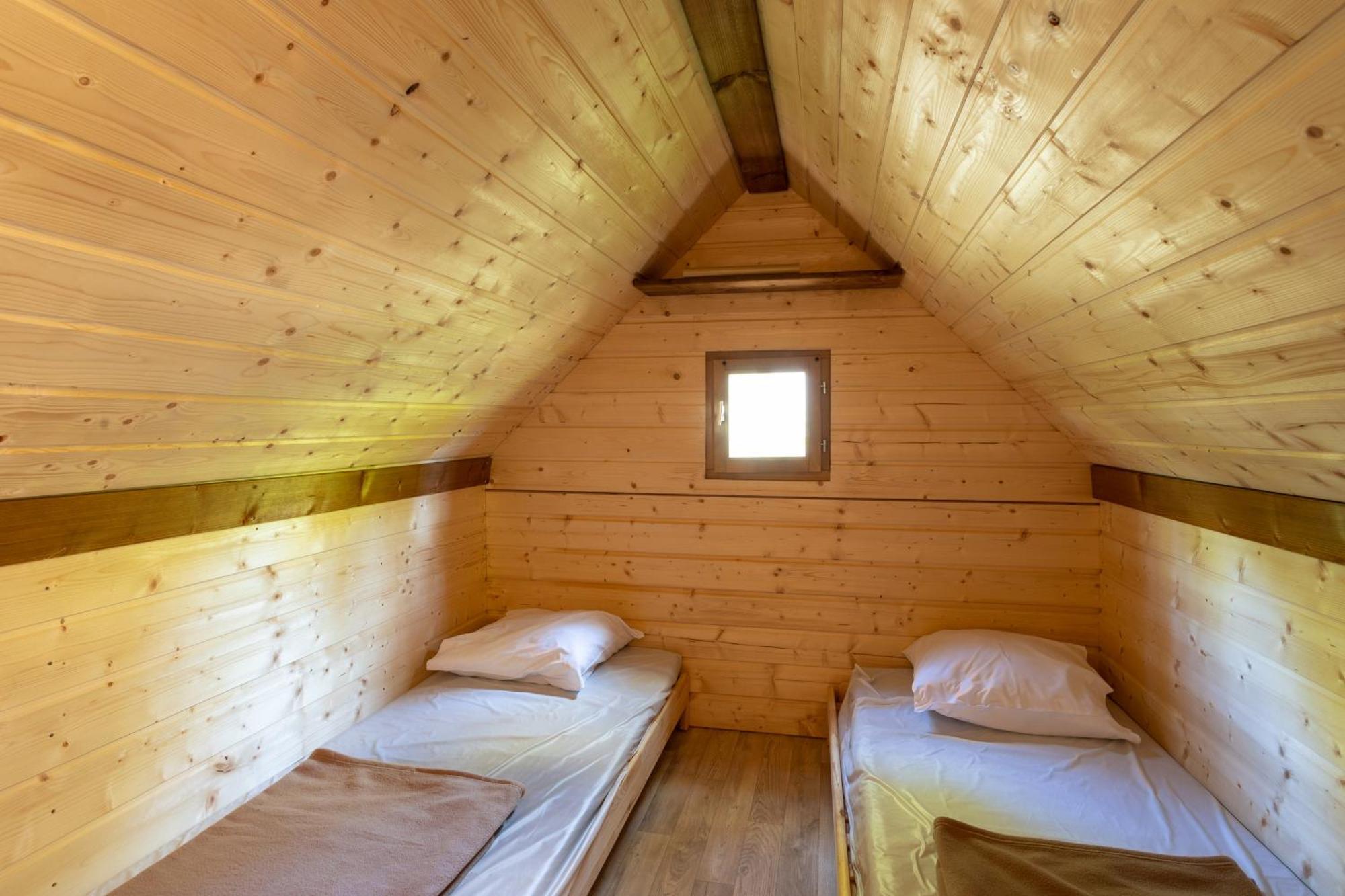 Camping Sites Et Paysages Les Pres Hauts ซิสเตรง ภายนอก รูปภาพ