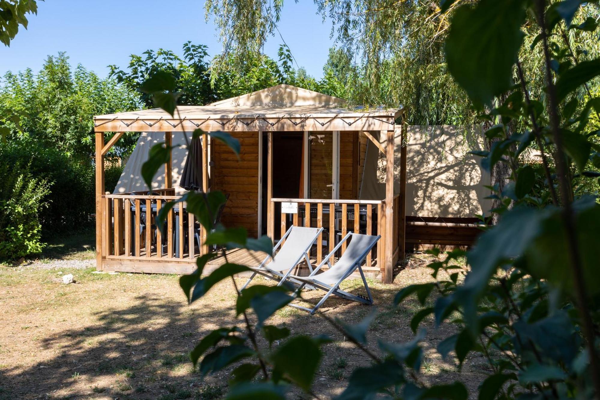 Camping Sites Et Paysages Les Pres Hauts ซิสเตรง ภายนอก รูปภาพ