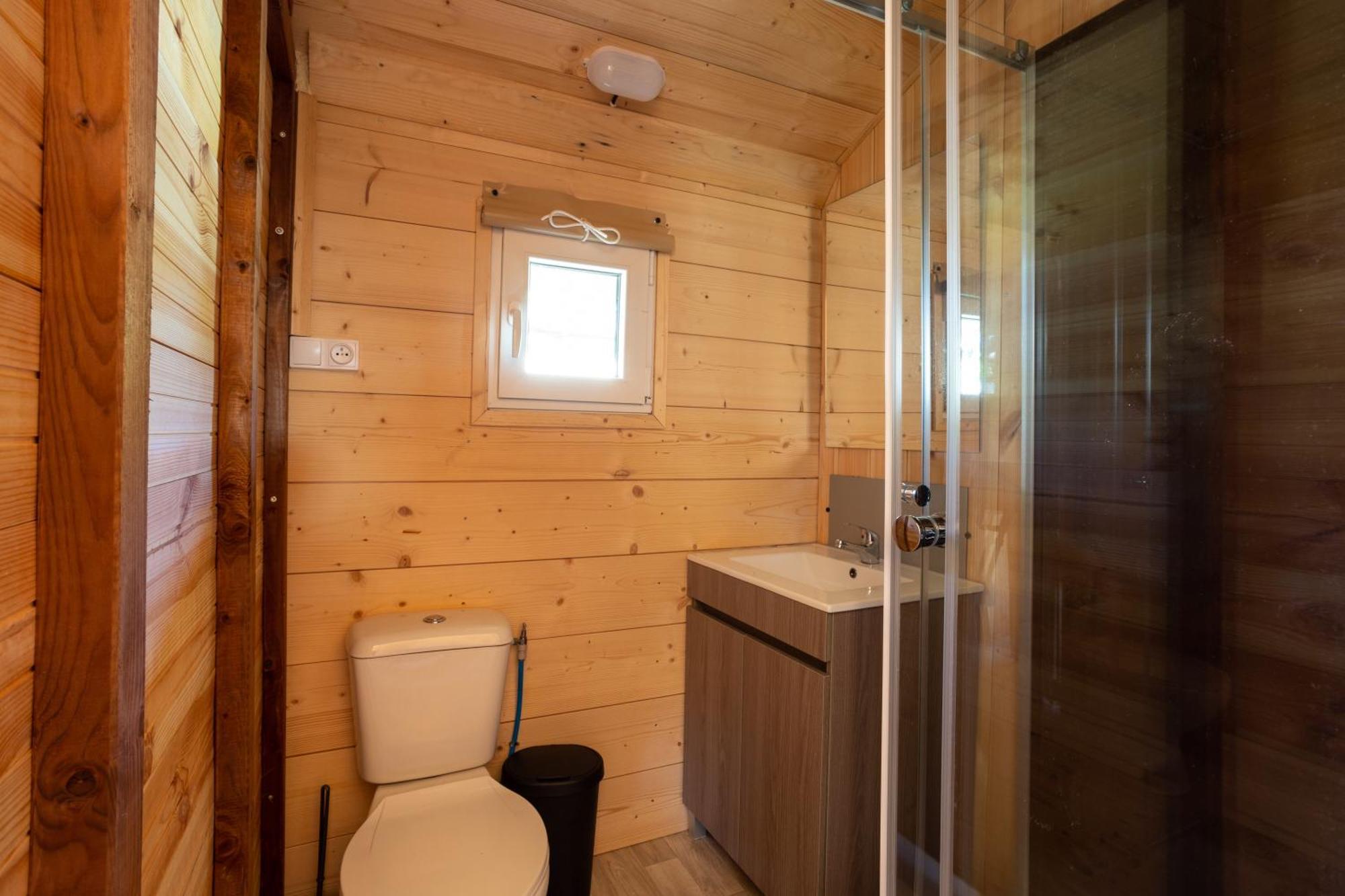 Camping Sites Et Paysages Les Pres Hauts ซิสเตรง ภายนอก รูปภาพ